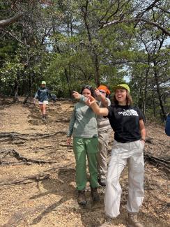Hiking in Kentucky with Campus Recreation friends!