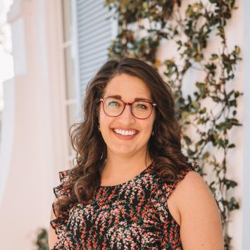 Jenna Lowe Headshot